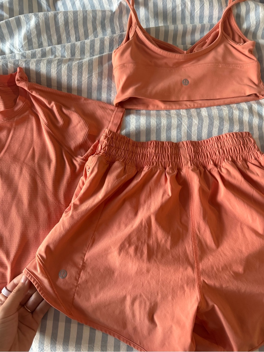 Lululemon hotty hot short set (3 pcs) sweetheart bra and swiftly tech crop tee - Picture 6 of 7